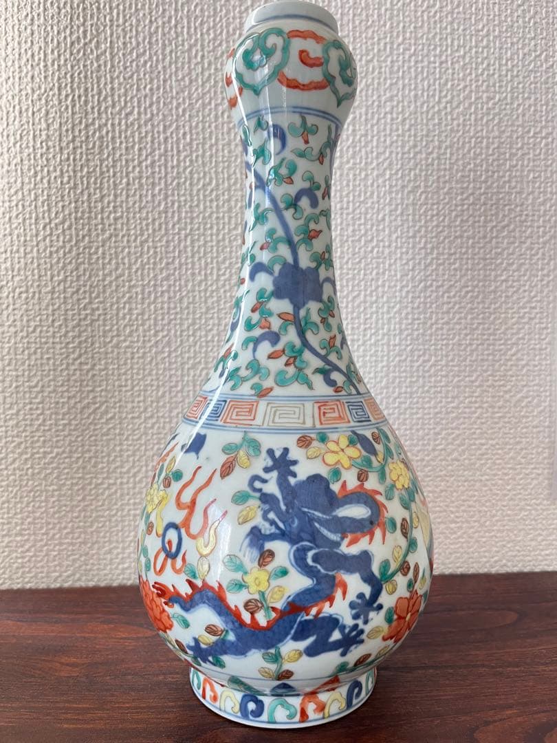 中国 五彩 蒜頭瓶 龍鳳草花図 大明萬暦年製銘 C9911369