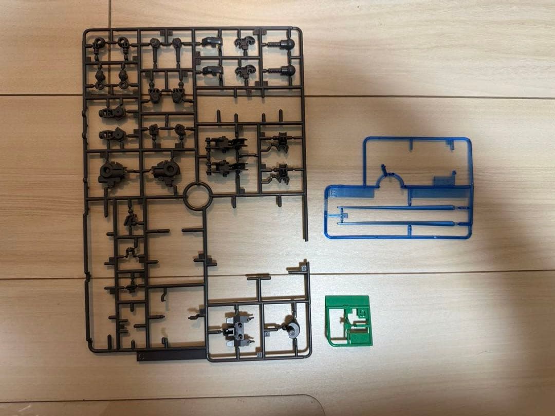 隆*山様 【ジャンク扱い】RE/100 1/100　ガンダムリンドヴルム　まとめ