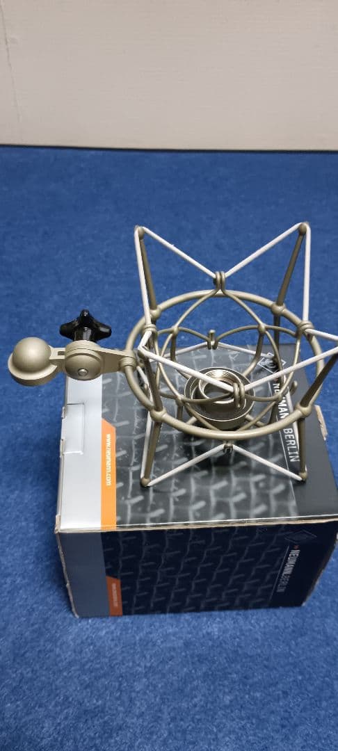 超美品　Neumann TLM67 ノイマン　 EA87付き　コンデンサーマイク