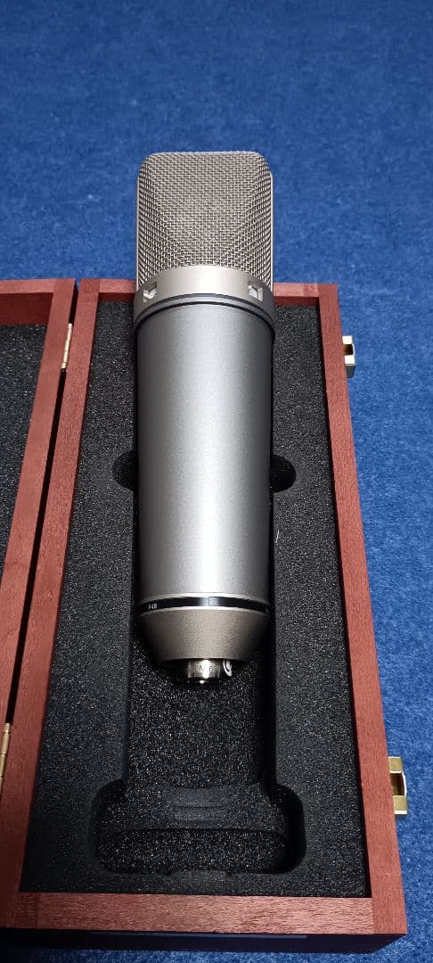 超美品　Neumann TLM67 ノイマン　 EA87付き　コンデンサーマイク