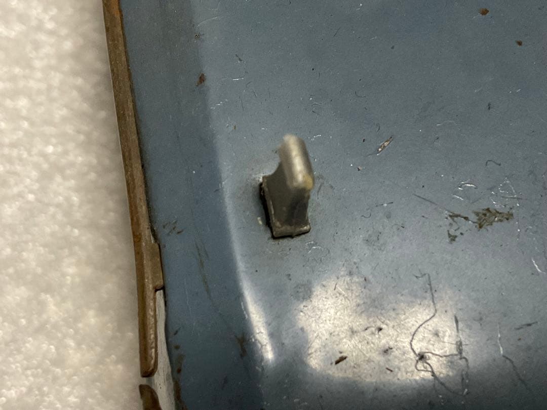 マツダ・ファミリアバン／ブリキカー。【年代不明？箱無し、ミラー取れ】。