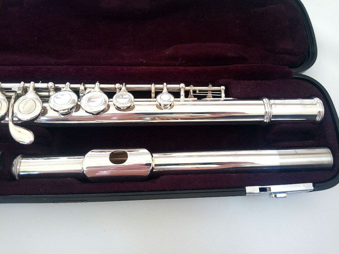 ♦最終価格♦ほぼ未使用♦後期モデル♦リップ銀♦ヤマハフルートYFL211PS