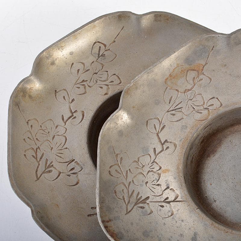 中国　古錫　漢詩花文　茶托　四客　M　R5166