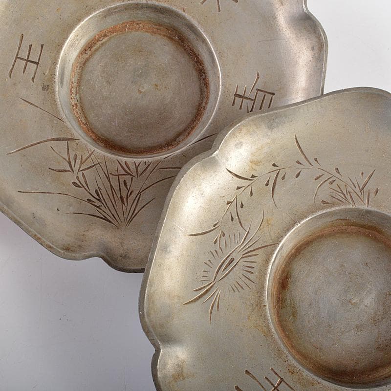 中国　古錫　漢詩花文　茶托　四客　M　R5166