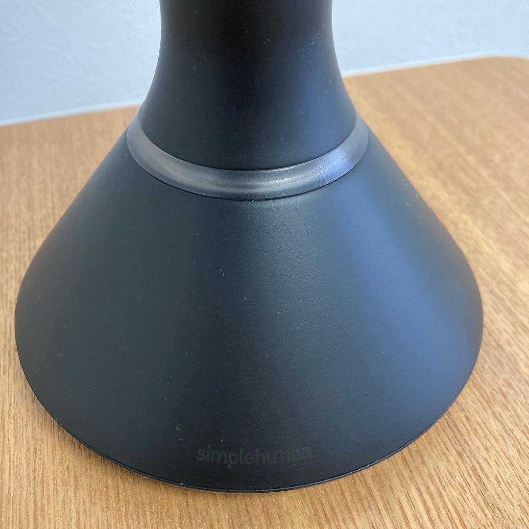 simplehuman センサー ミラー 5倍拡大　ミラーフチ部分に黒い線有り