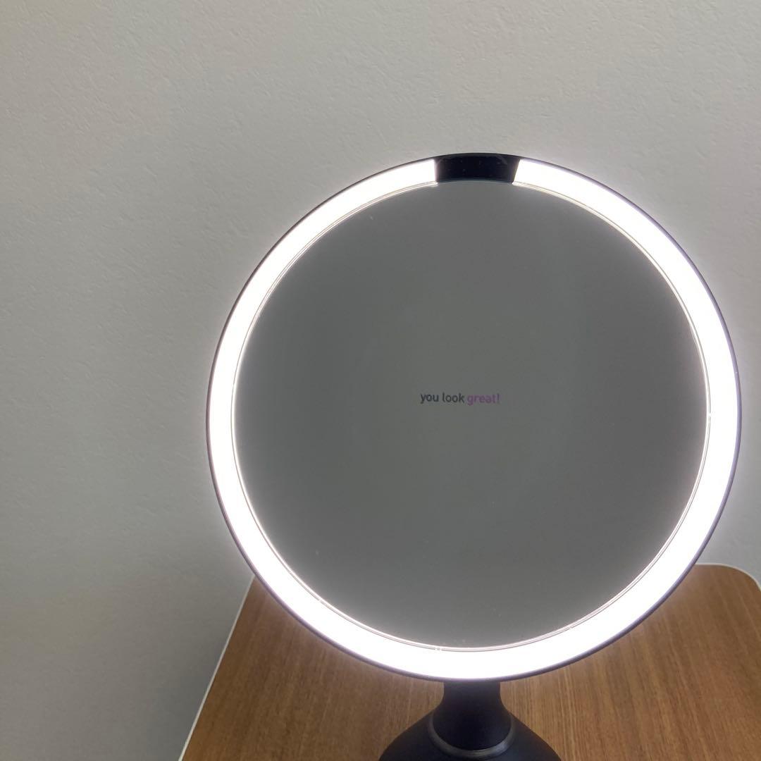 simplehuman センサー ミラー 5倍拡大　ミラーフチ部分に黒い線有り