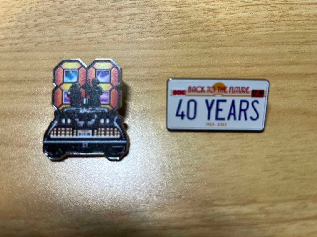 【限定バッジ2個付】BTTF デロリアン 1/24 JADA クロームメッキ仕様