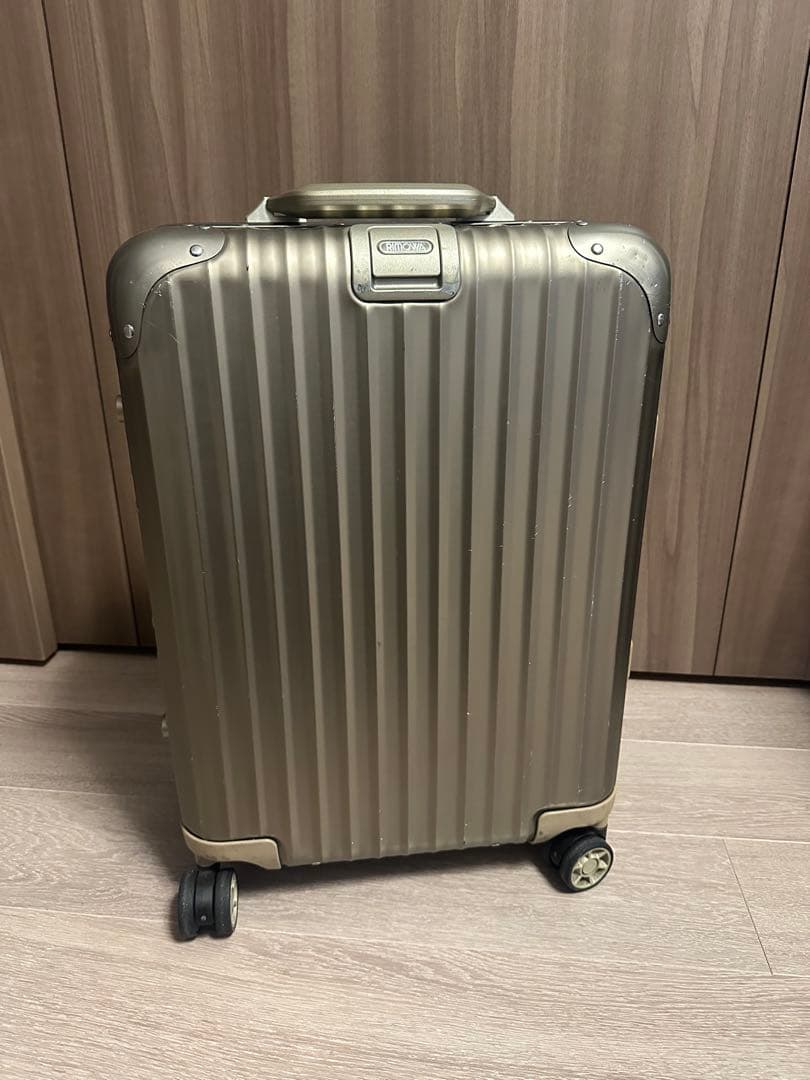 RIMOWA トパーズ チタニウム 32L シャンパンゴールド - メルカリ