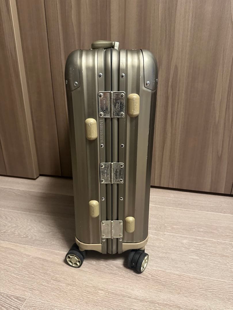 RIMOWA トパーズ チタニウム 32L シャンパンゴールド - メルカリ