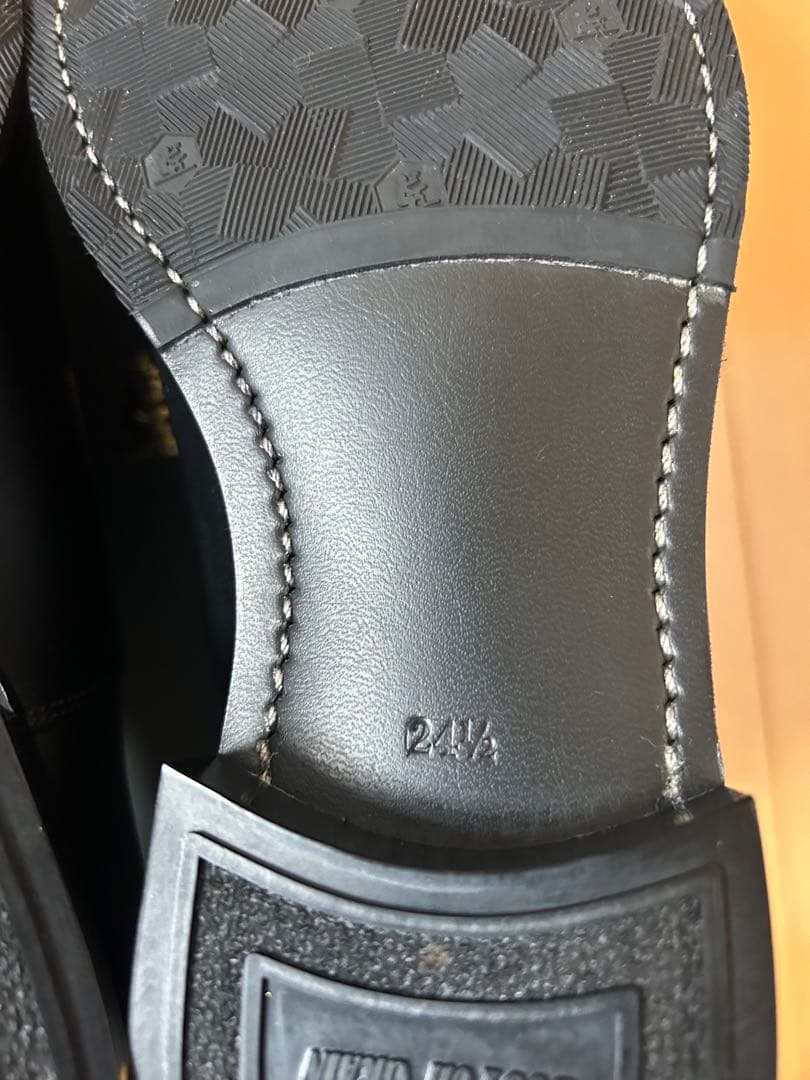 まる　新品未使用　スコッチグレイン　シャインオアレイン　24.5Ｅ　黒色