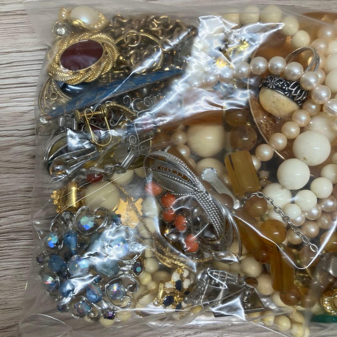 アクセサリーまとめ　ビンテージジュエリーセット多数　③