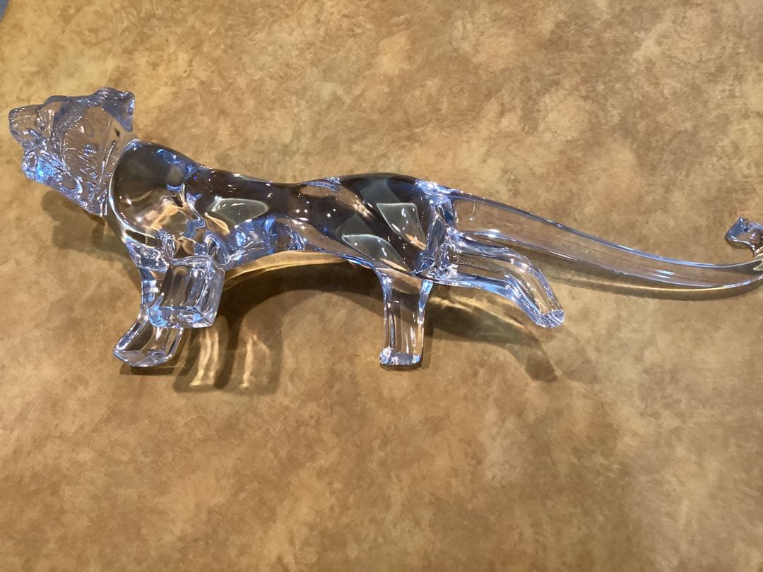 ドームクリスタルライオン