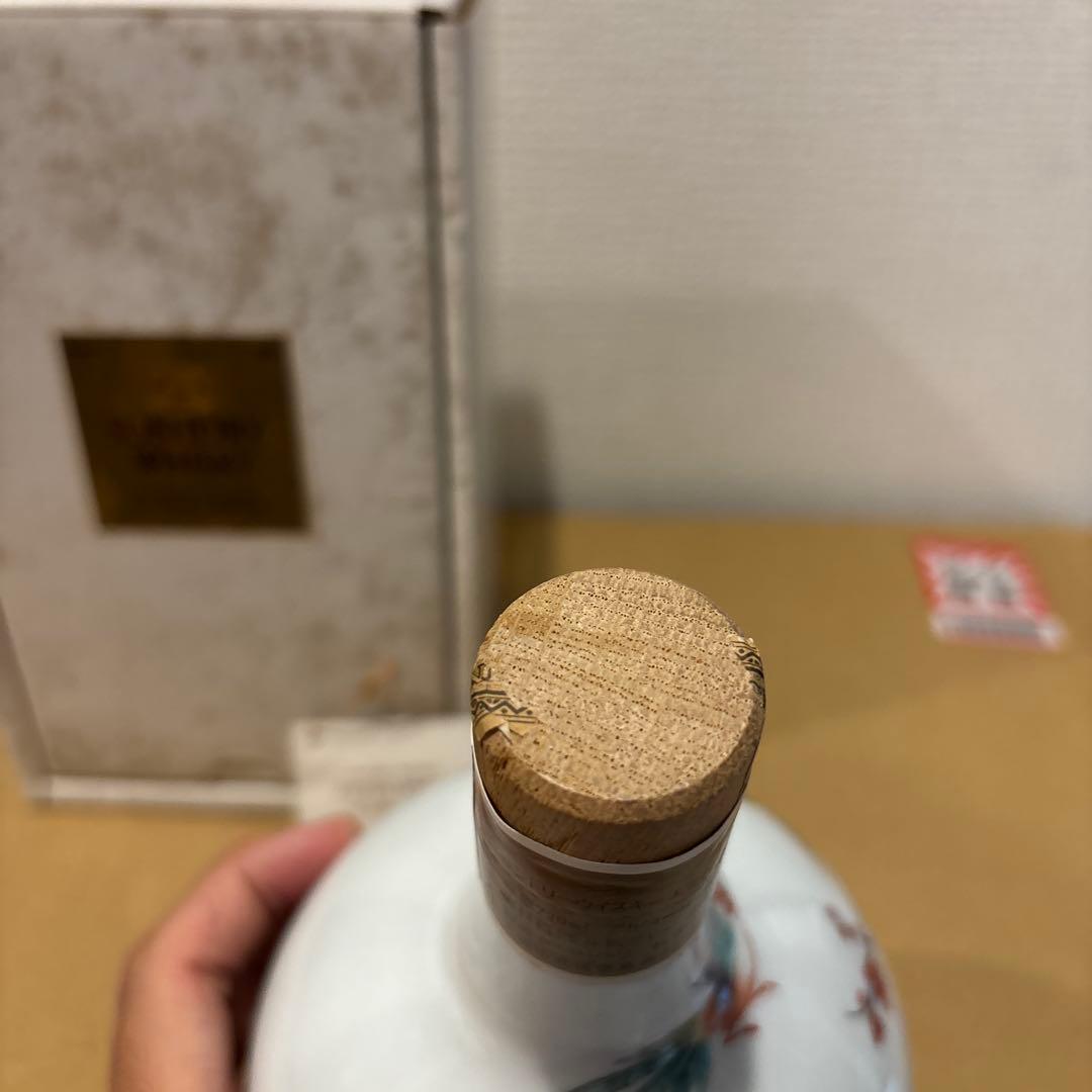 サントリーウイスキー エクセレンス 有田焼ボトル 陶器 箱付き 未開栓