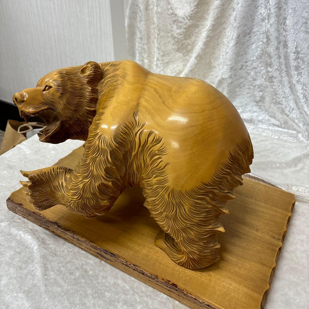 木製クマ彫刻 約30cm