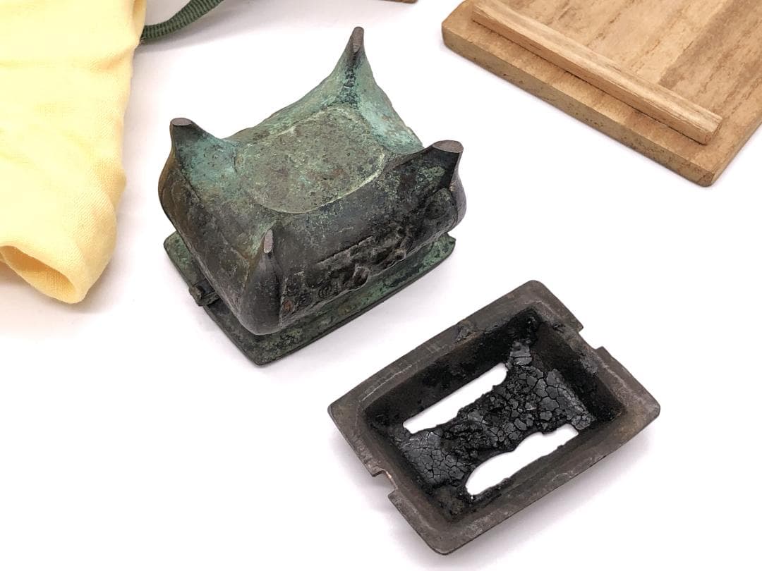 東周青銅香炉 】 方形獣胴四つ足 骨董・古玩 蔵出 - メルカリ