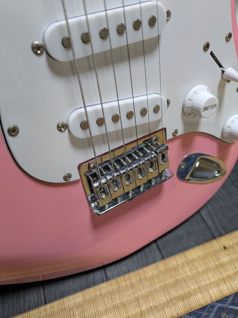プレイテック　ピンク エレキギター ストラト　ジュニアサイズ　ST025