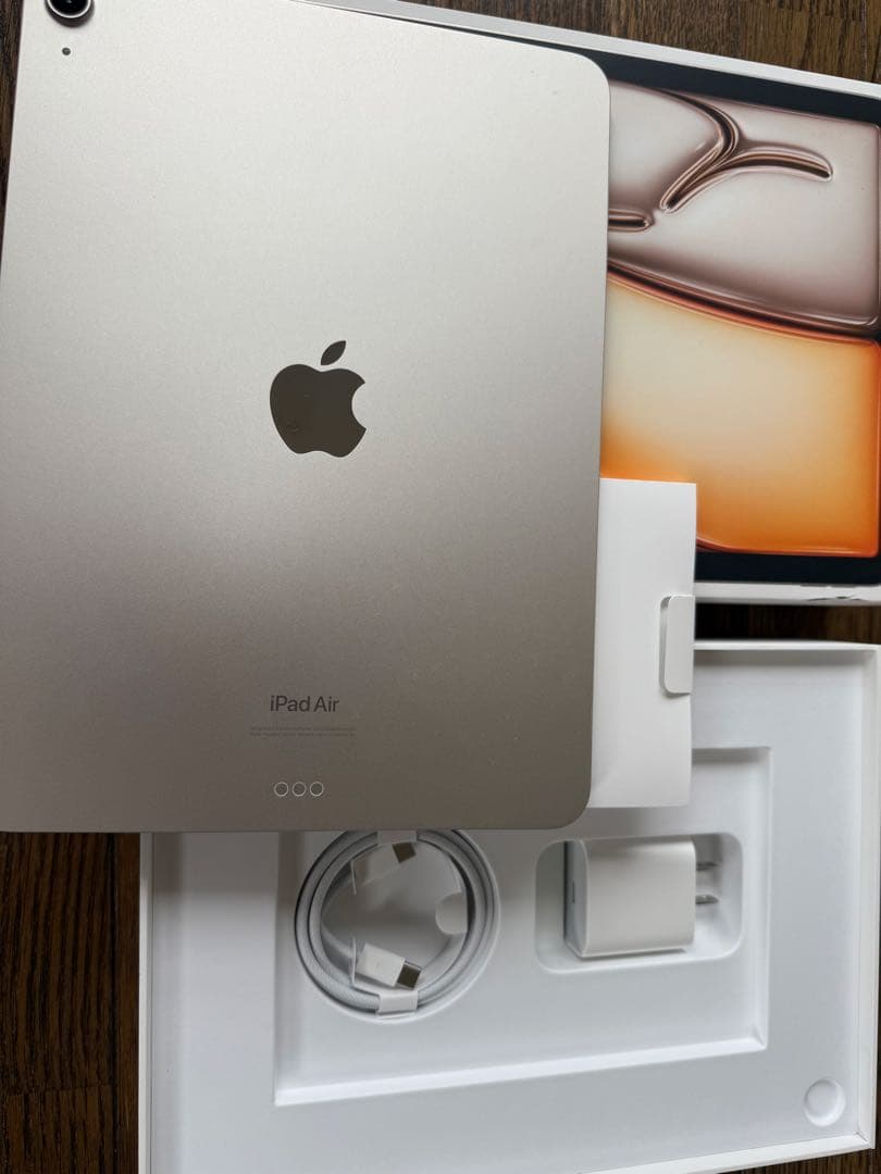 iPad Air M2 ほぼ新品　三ヶ月の使用 iPad Air M2 ほぼ新品 三ヶ月の使用 iPad Air M2 ほぼ新品 三ヶ月