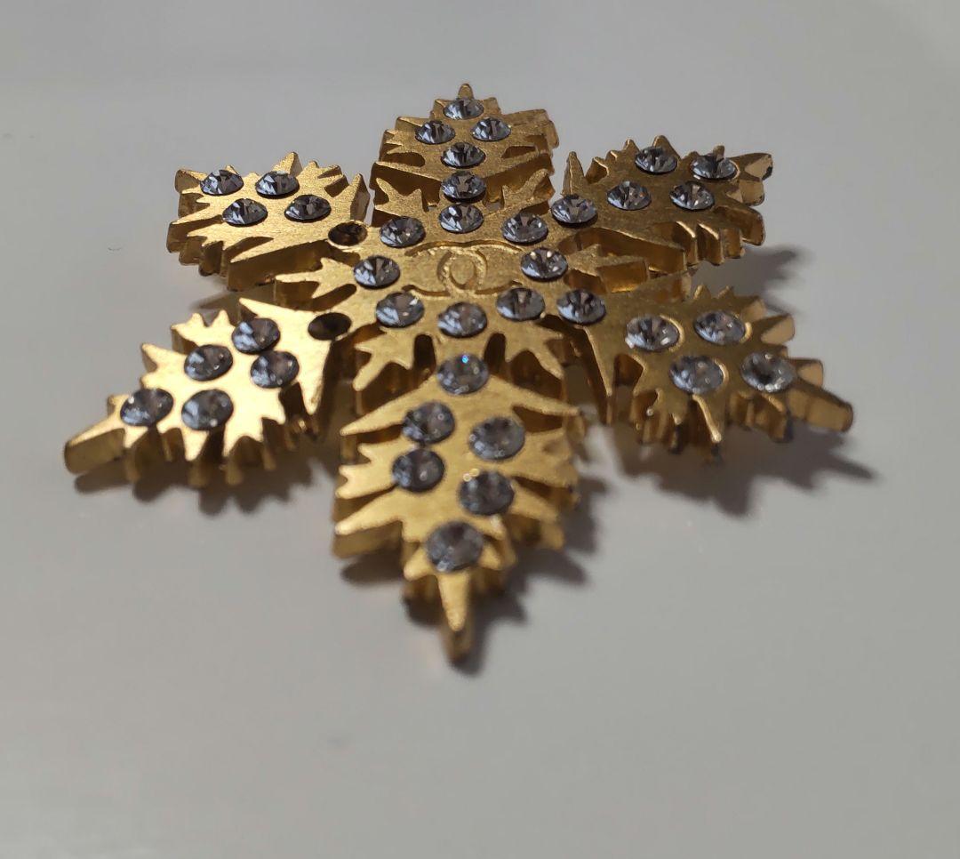 CHANEL シャネル ヴィンテージ 雪の結晶ブローチ - メルカリ