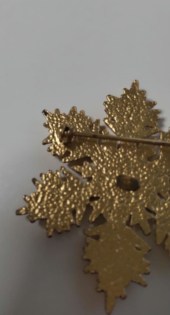 CHANEL シャネル ヴィンテージ 雪の結晶ブローチ - メルカリ