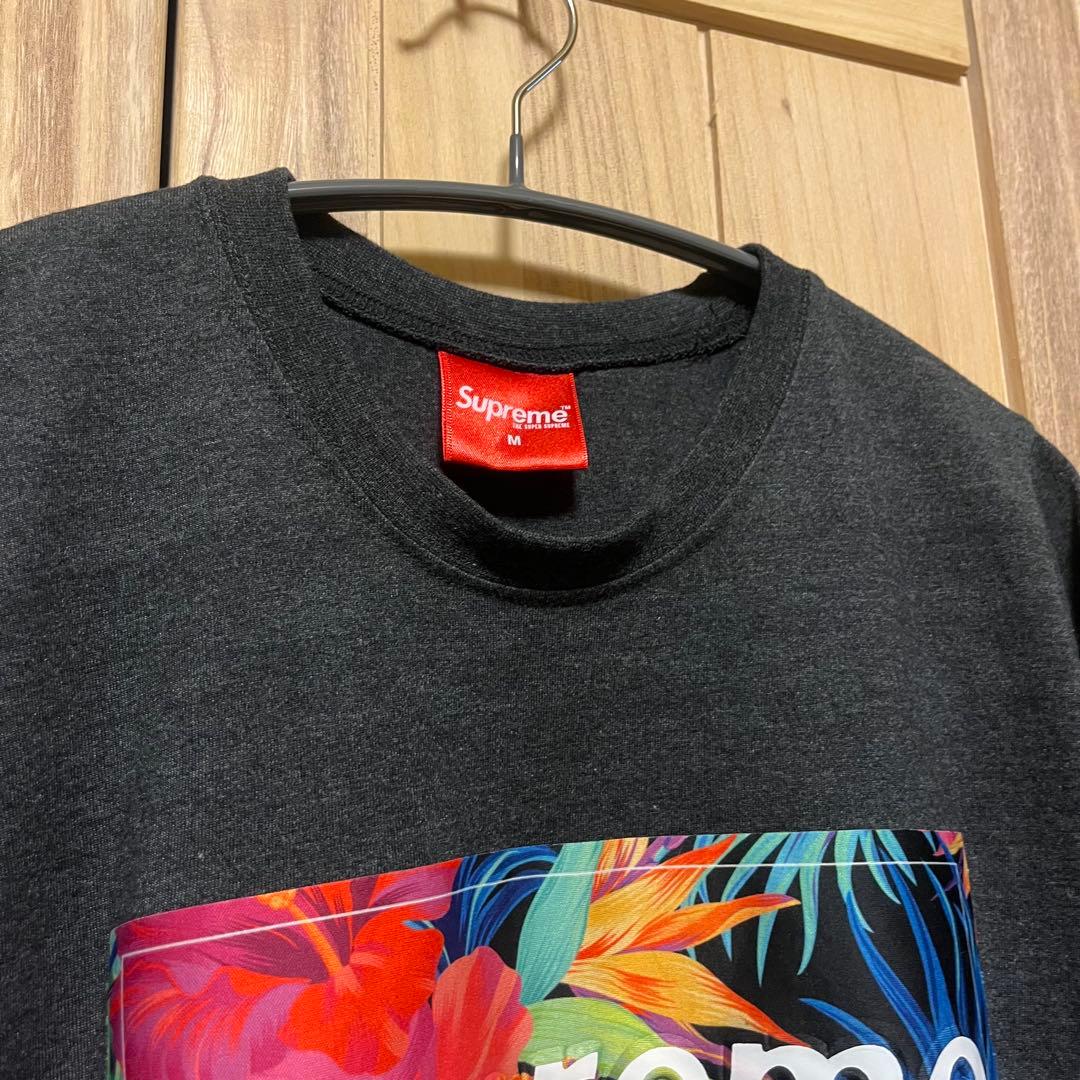 Supreme シュプリーム 花柄 立体ロゴ Tシャツ Mサイズ - メルカリ