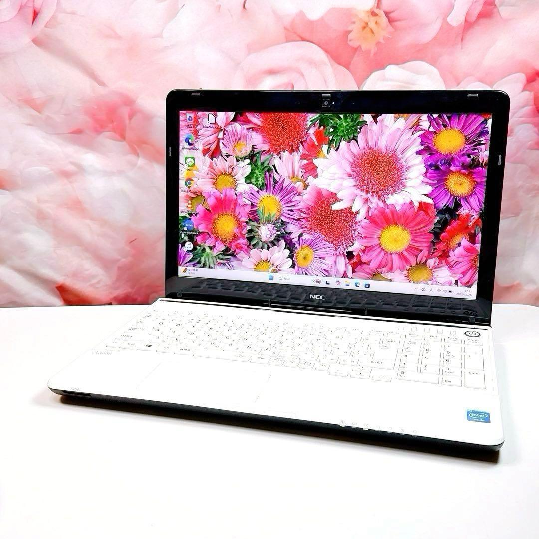 新品高速SSD✨windows11 カメラ ノートパソコン オフィス 薄型 白 美品✨ 爆速SSD windows11 カメラ ノートパソコン オフィス 薄型 美品