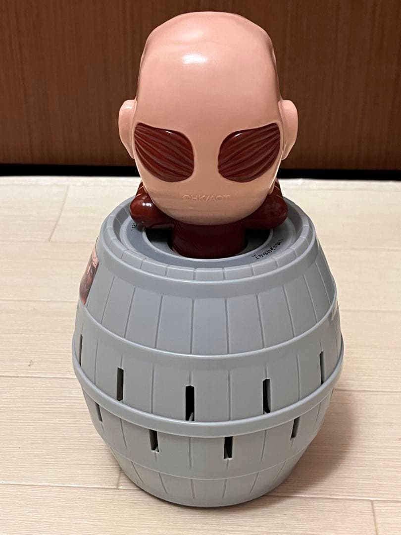 レア！　タカラトミー　進撃の巨人　超大型巨人危機一髪　黒ひげ