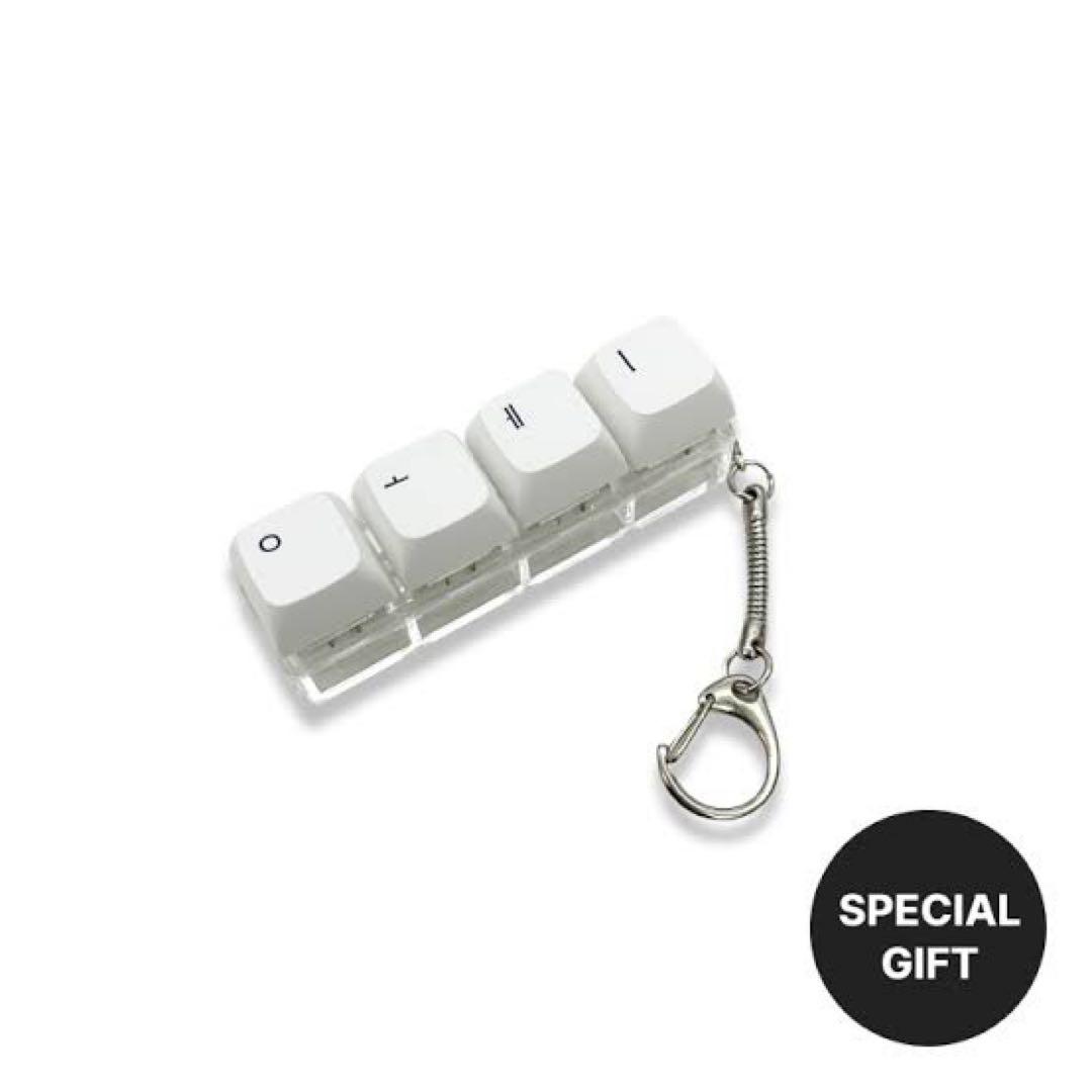 アイドル Jennie Pressable keycap keychain