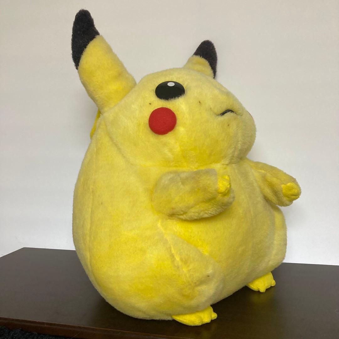 ピカチュウ　ぬいぐるみ