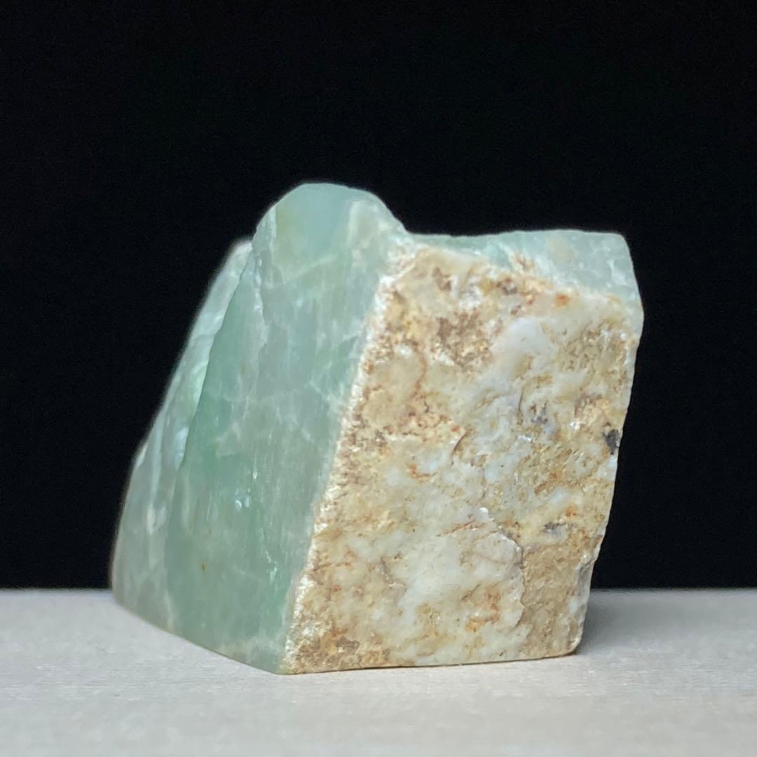 【貴重石】糸魚川翡翠　金山谷　ロウカン質 翡翠　山石　原石　24.4ｇ