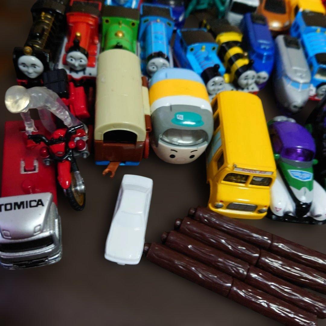 トミカ ミニカーセット　キャリアカー　約85台　カーキャリア　トーマス