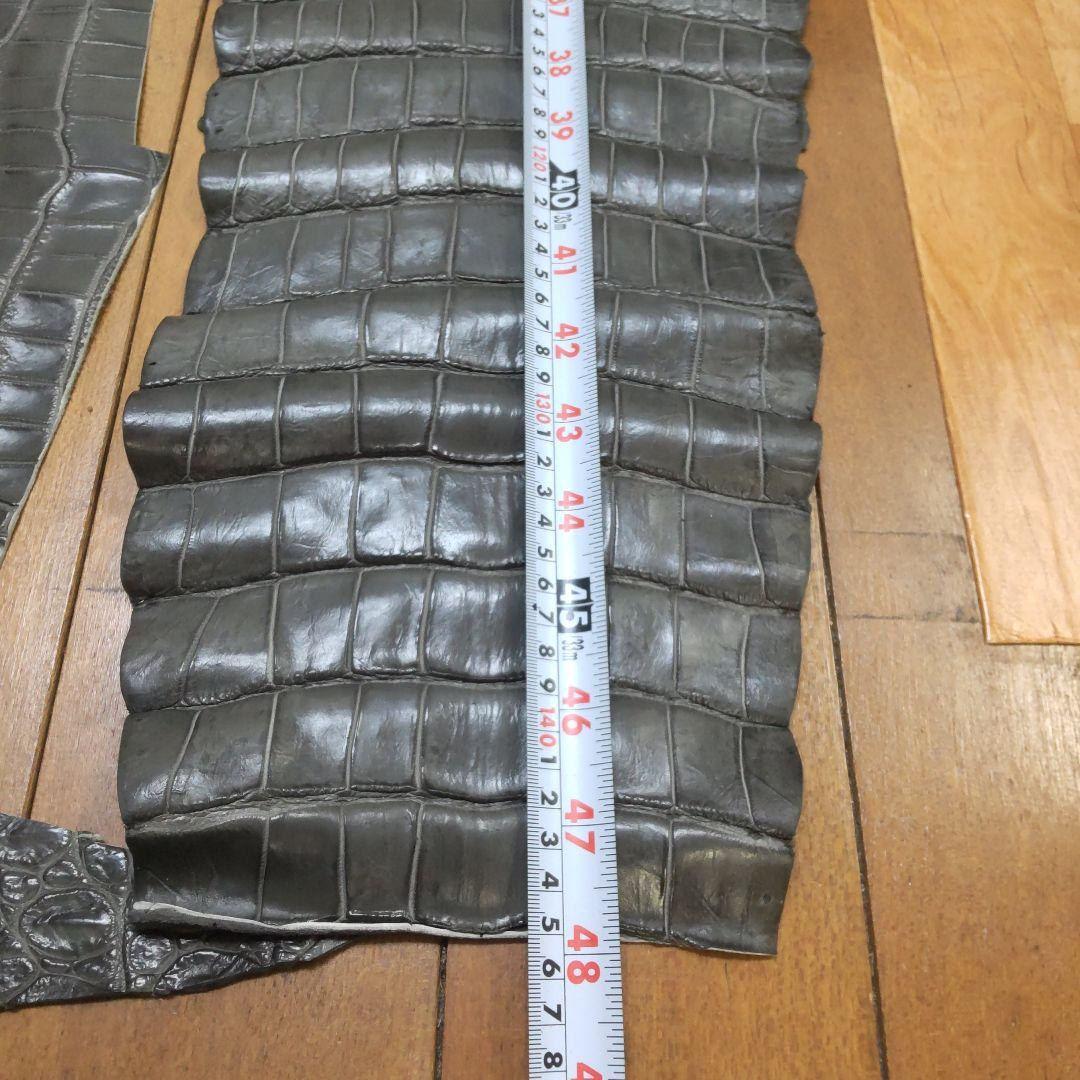 M*z様 クロコダイル（シャムワニ）ハギレ　美品　グレー　Lサイズ　現品限り