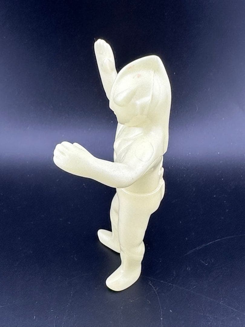 中古品】ブルマァク ソフビ ニセウルトラマン 蓄光 入手困難