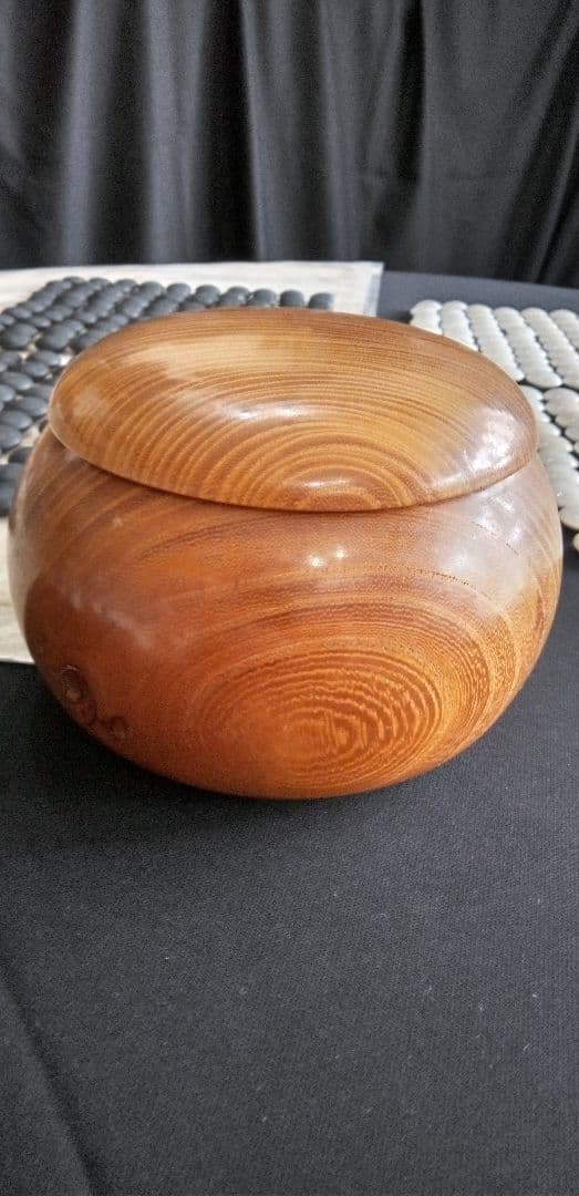 蛤白石 181個 、那智黒石、189個欅木製ボウル2個セット