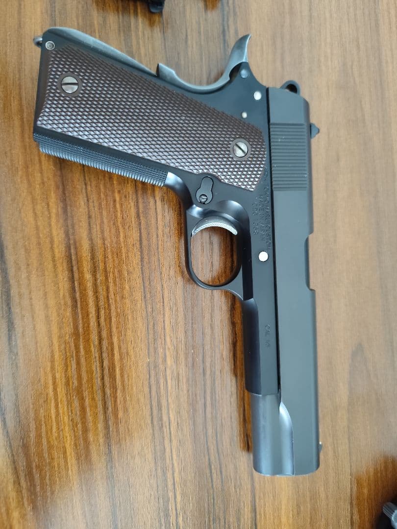 東京マルイM1911A1風予備マガジン付き（訳あり）左右ホルスター
