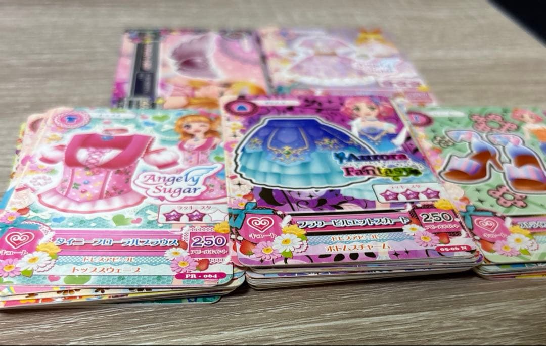 アイカツカードまとめ売り78枚セット - メルカリ