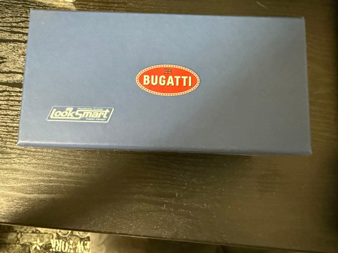 ブガッティシロンスーパースポーツ300プラス　looksmart