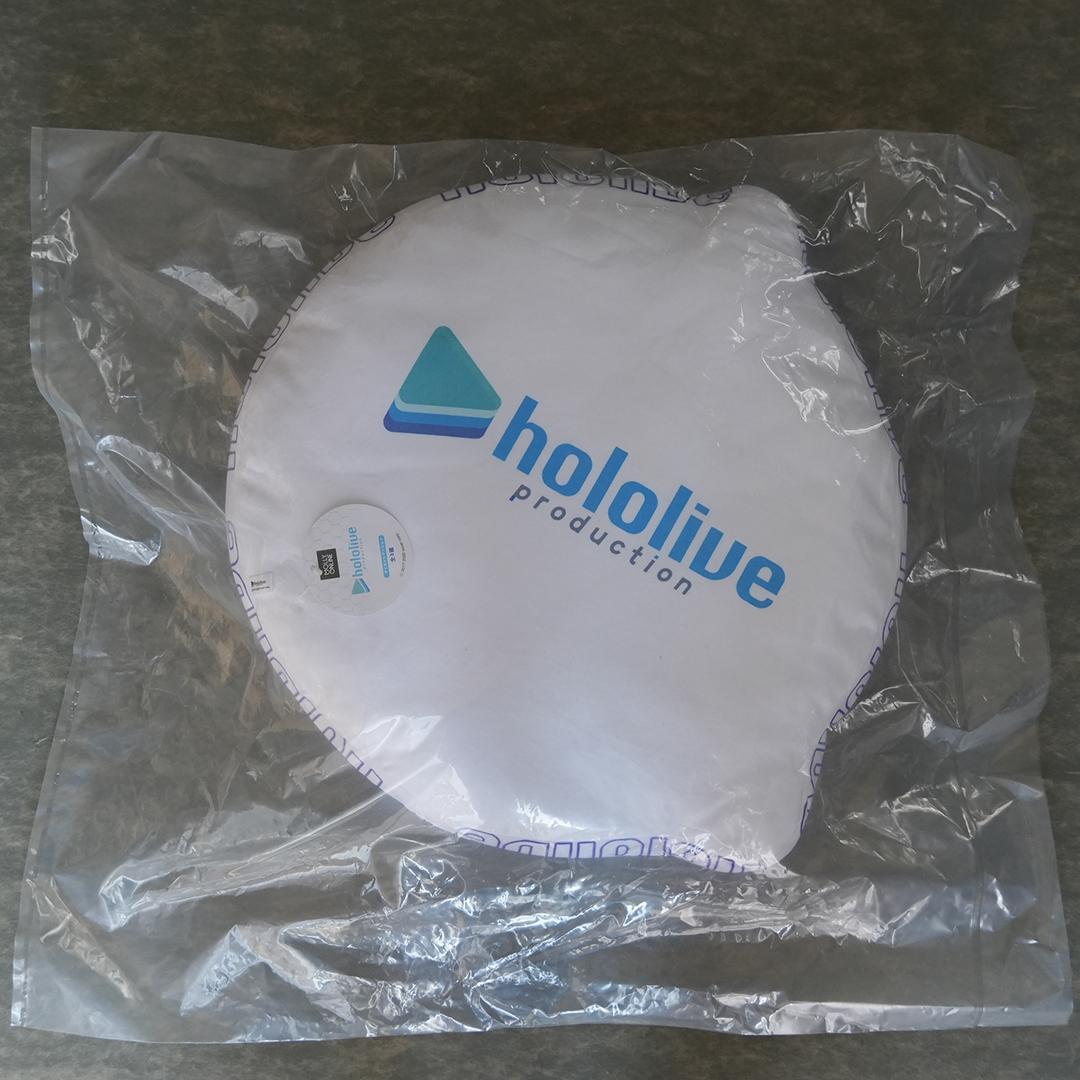 ホロライブ クッション、アクリルスタンド、缶バッチ詰合せ