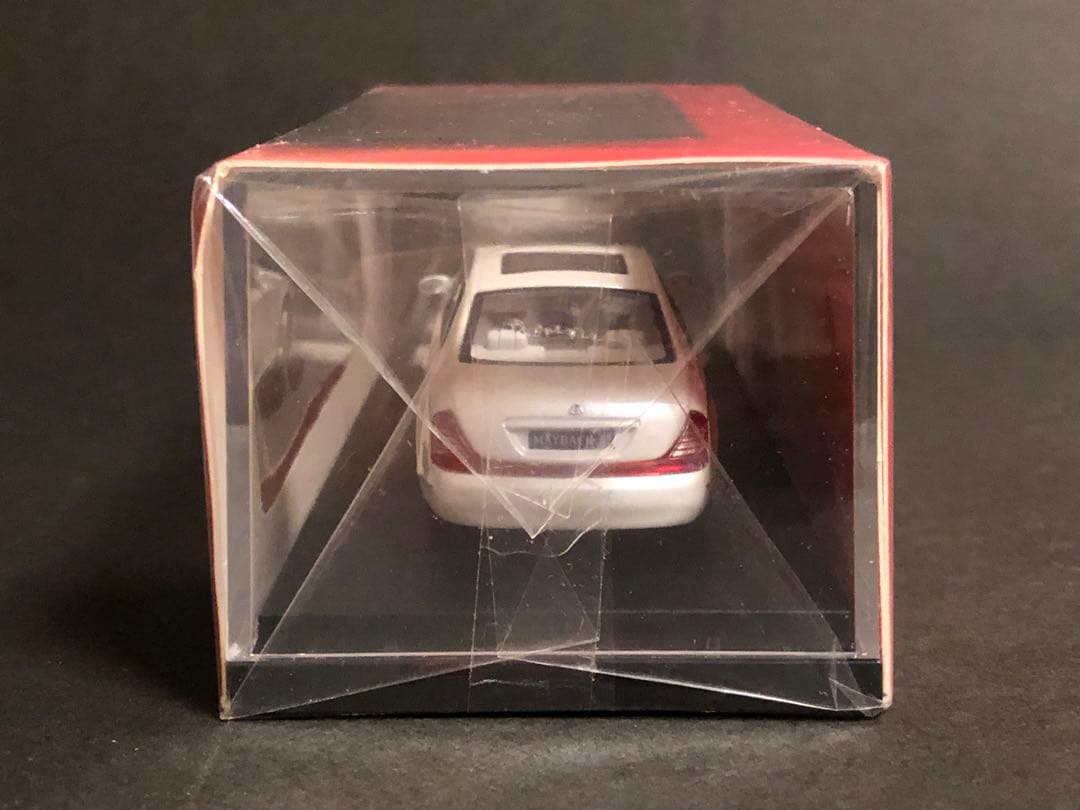 Stance Hunters 1/64 マイバッハ 62 ホワイト　599台限定