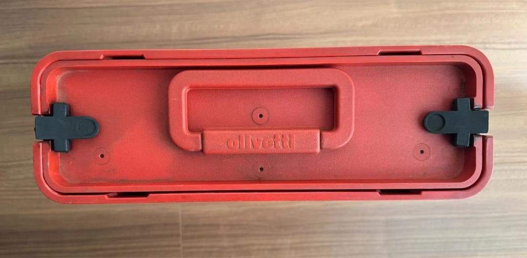 オリベッティ バレンタイン valentine タイプライター 赤