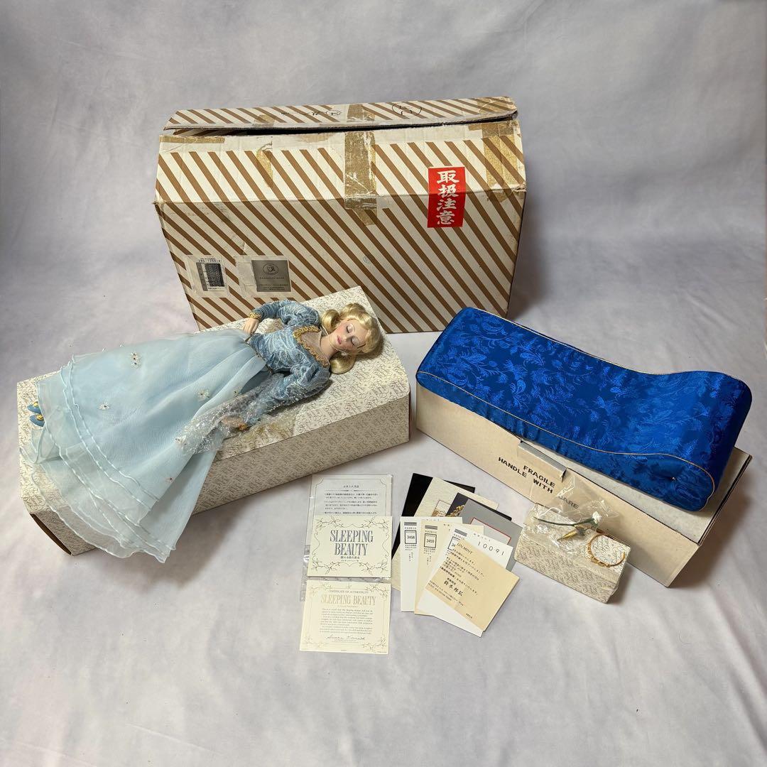 超希少☆フランクリンミント 眠れる森の美女 ポーセリンドール 豪華寝