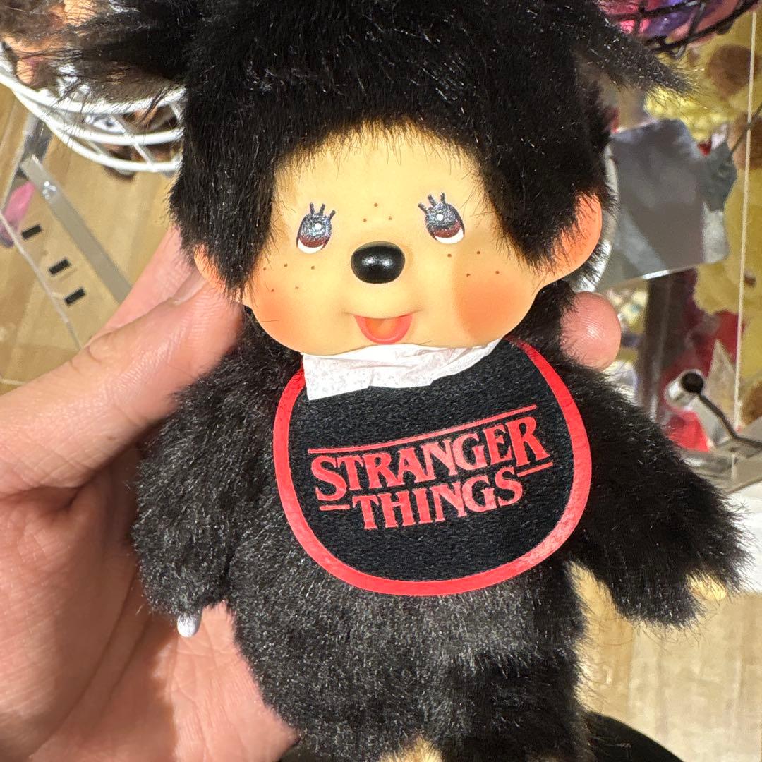 最安値新品 モンチッチ キーチェーン ストレンジャーシングス コラボ