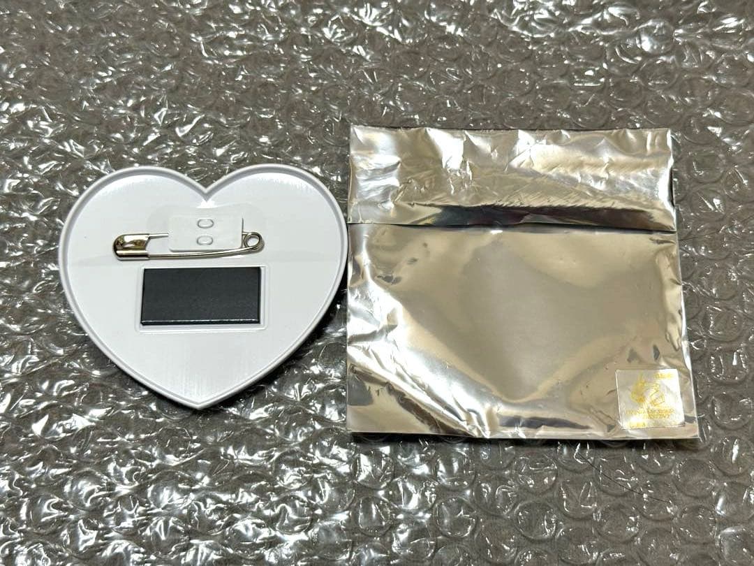 ガンダムカフェ　ガンダムSEED 夏祭り ハート型マグネットバッジ イザーク