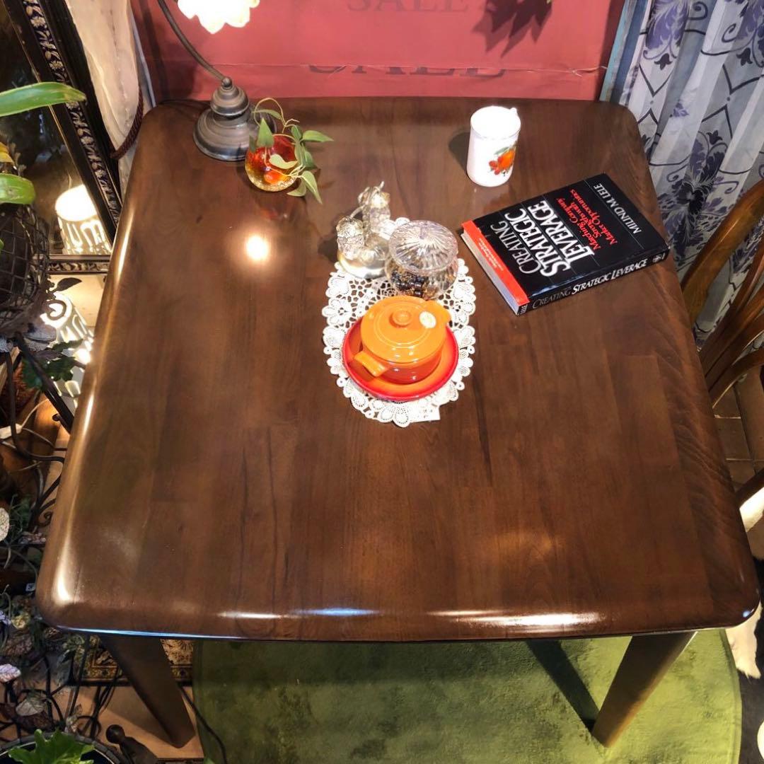 美品　ダークアルダー　ソリッド　テーパードレッグ　ダイニングテーブル