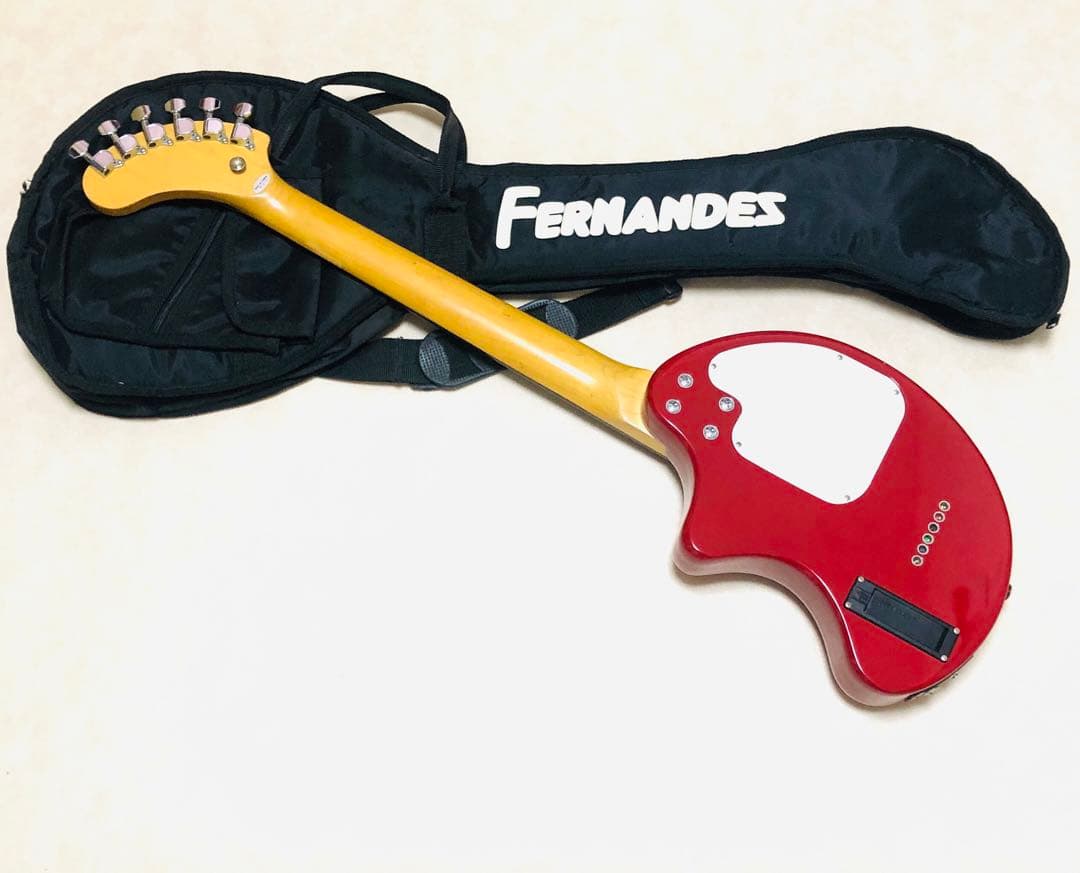 【超美品】ZO-3 レッド アンプ内蔵ミニギター 専用ケース付 ぞーさん