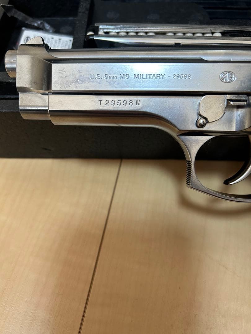 東京マルイ　m92fのステンレスモデル