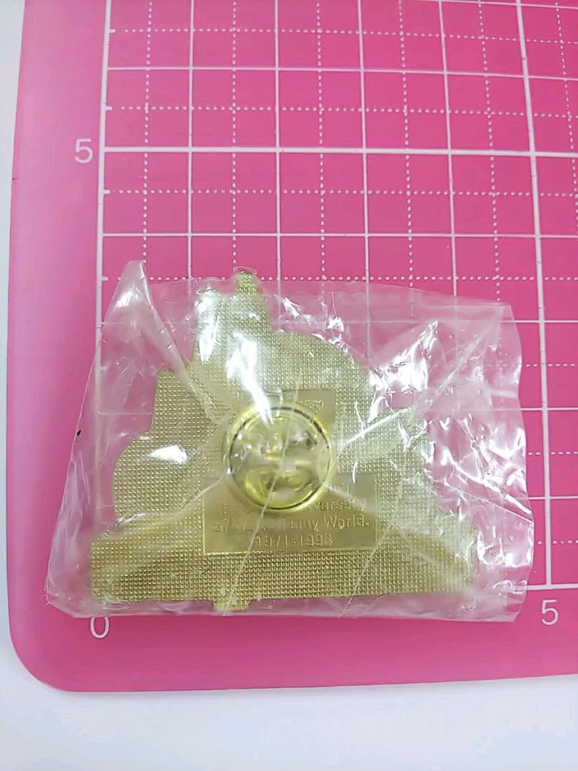 【レア/新品未使用】ディズニー 25周年記念 バッチ