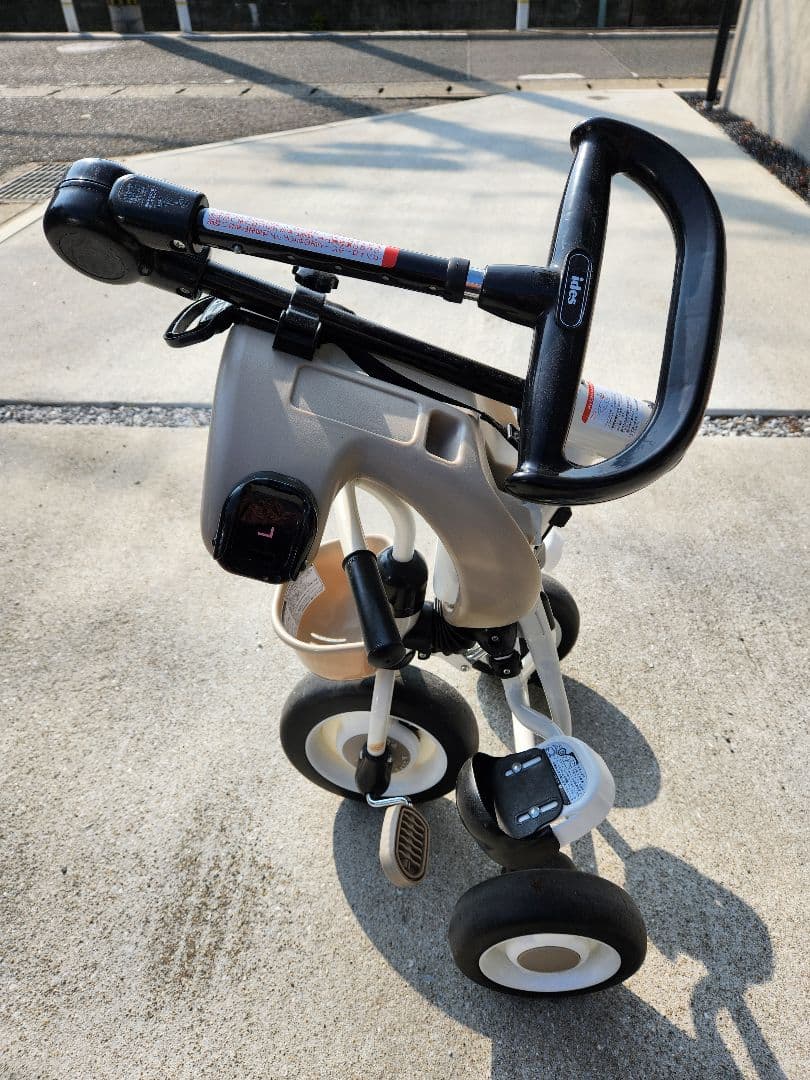 ides 折りたたみおさんぽコンポ 折りたたみ三輪車 ベージュ - メルカリ