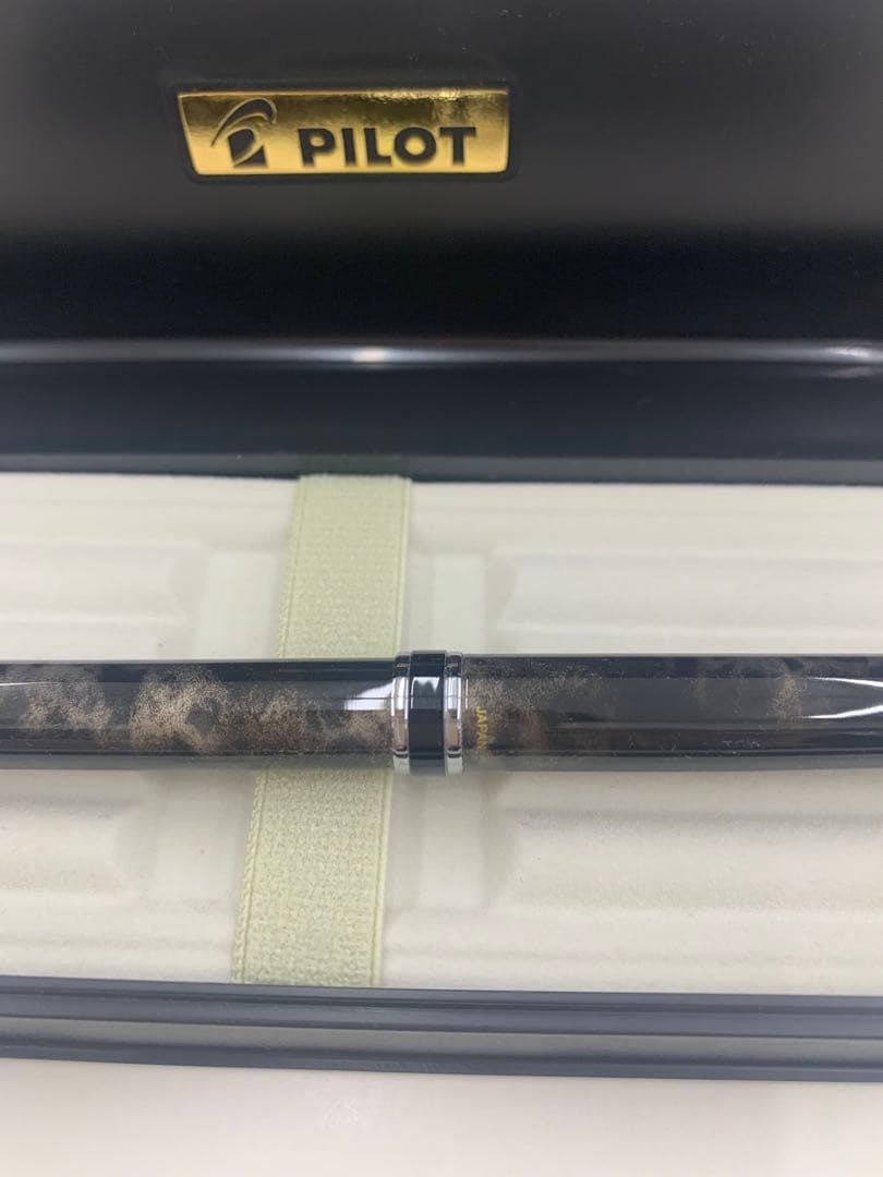 パイロット ツイスト式ボールペン「グランセグレーマーブル」 - メルカリ