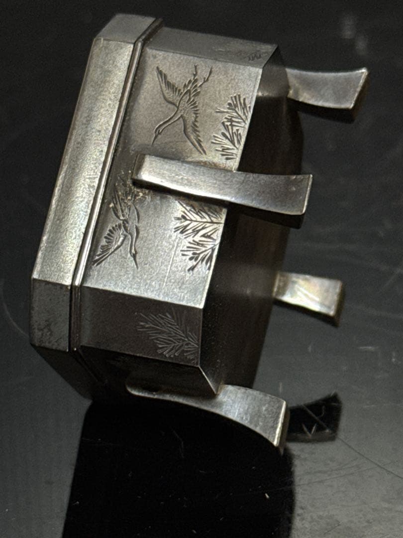 純銀 菊紋付 足付 ボンボニエール 箱 約87.5g - メルカリ