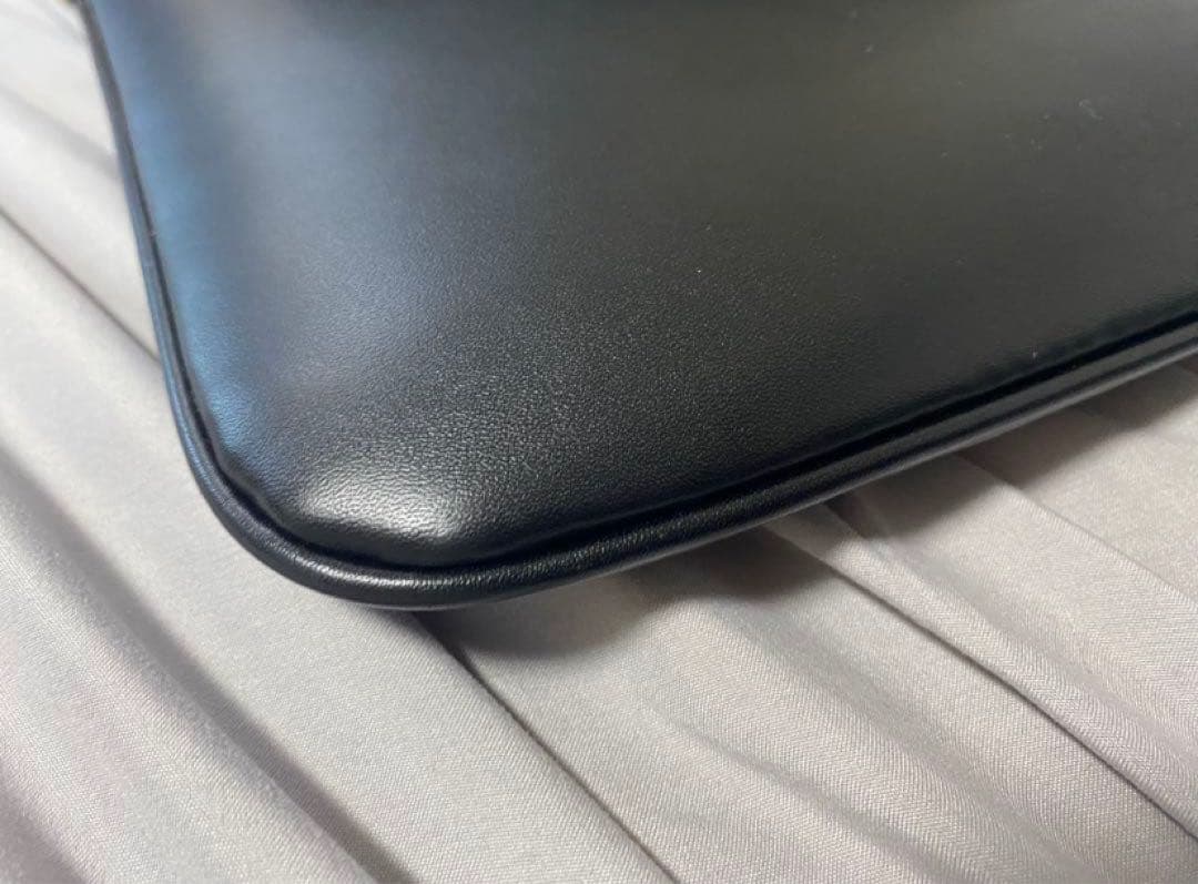 miu miu ブラック ショルダーバッグ アイビーレザーバッグ